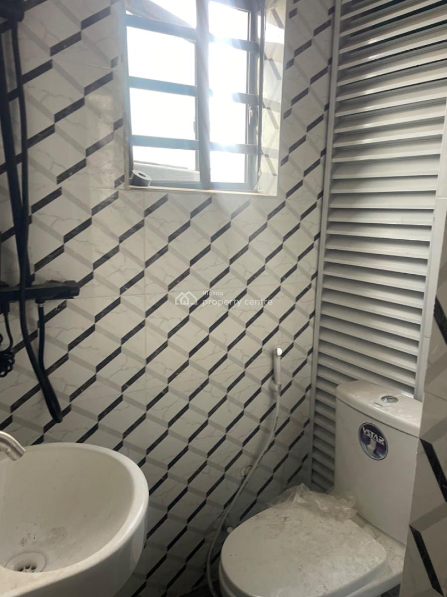 Exclusive 2 Bedroom Apartment, Yaba, Lagos, Flat / Apartment for Rent