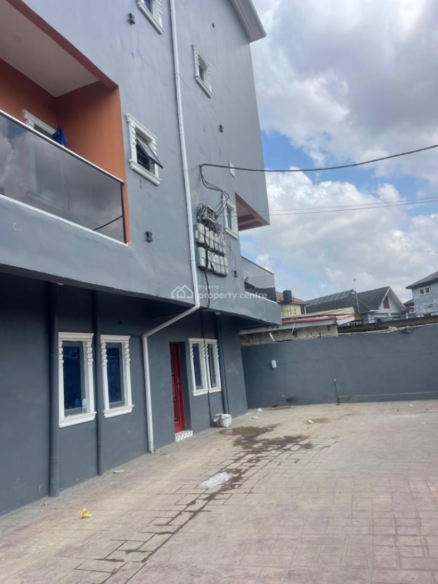Exclusive 2 Bedroom Apartment, Yaba, Lagos, Flat / Apartment for Rent