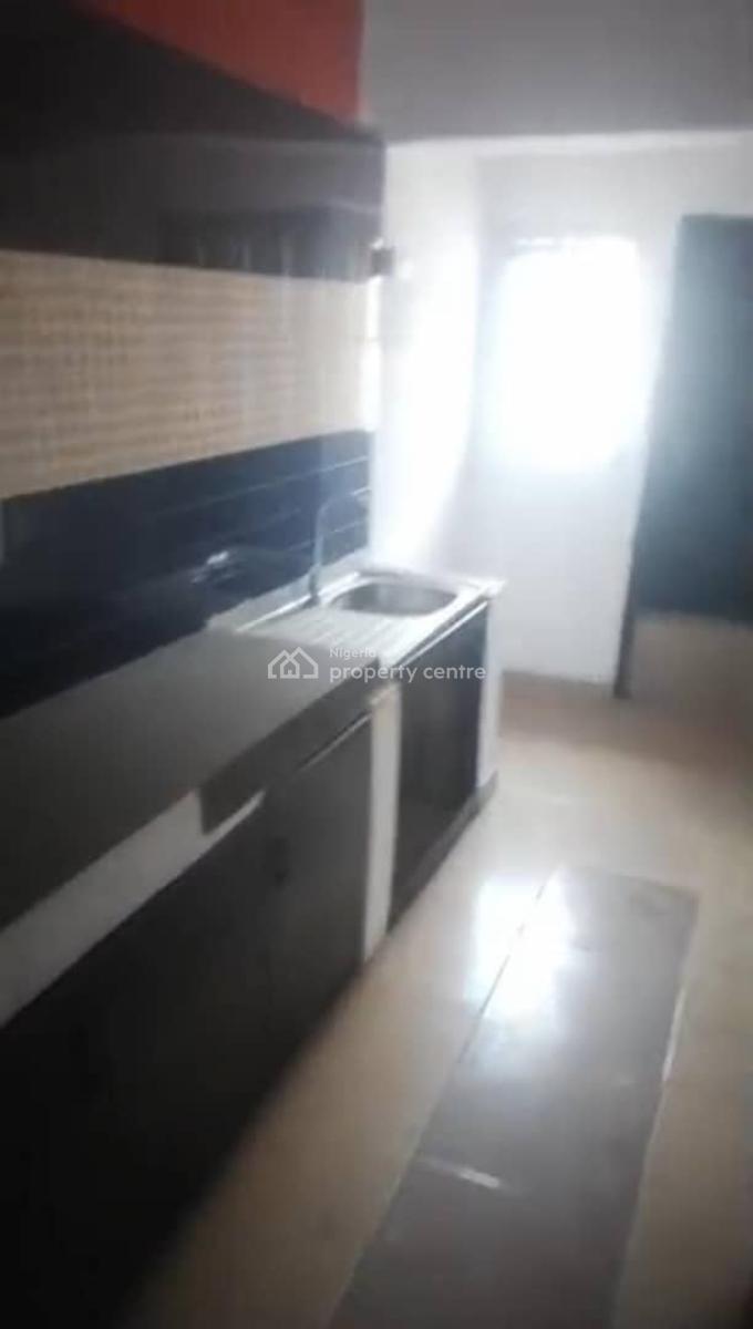 Lovely 3 Bedroom Flat, Anthony, Maryland, Lagos, Flat / Apartment for Rent