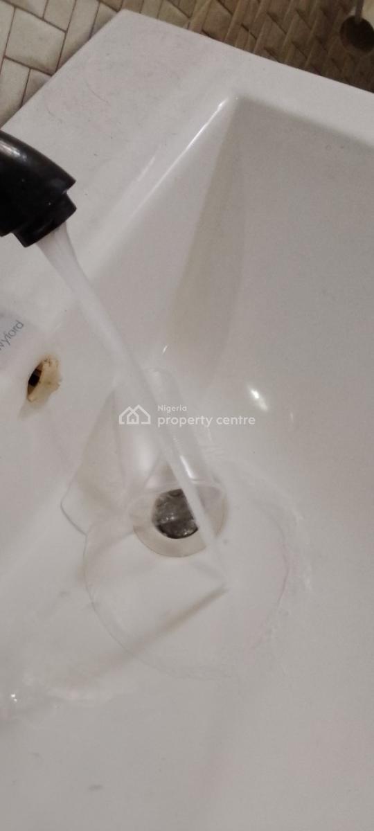 a Standard 3 Bedroom Flat, Chevron Drive, Bera Estate, Chevron, Lekki, Lagos, Flat / Apartment for Rent