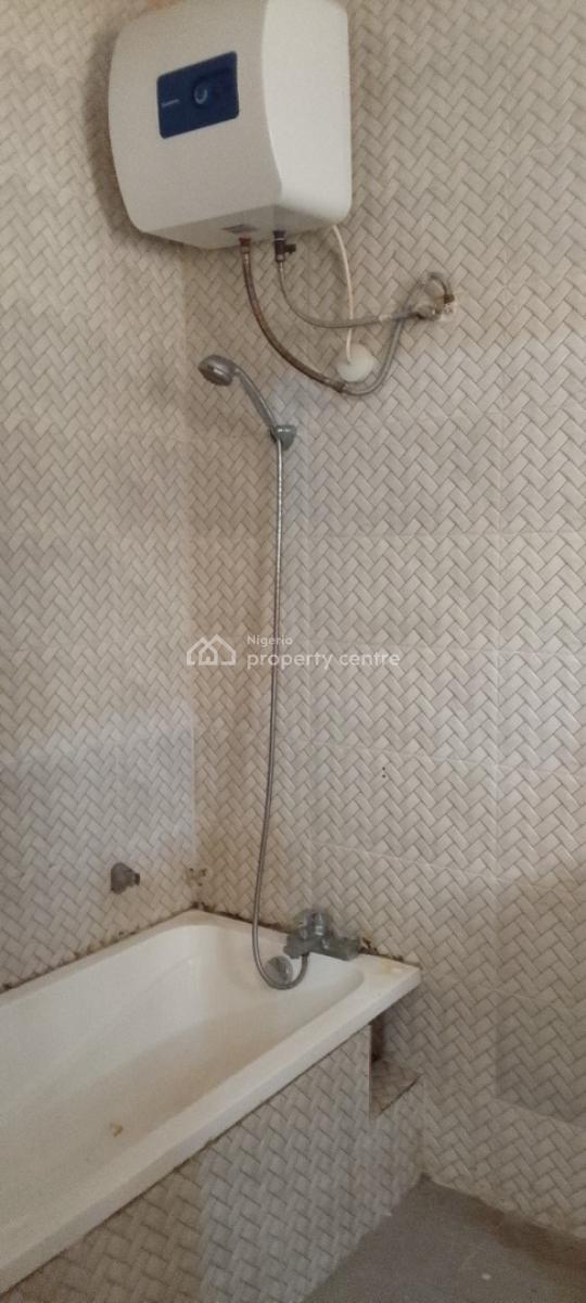 a Standard 3 Bedroom Flat, Chevron Drive, Bera Estate, Chevron, Lekki, Lagos, Flat / Apartment for Rent