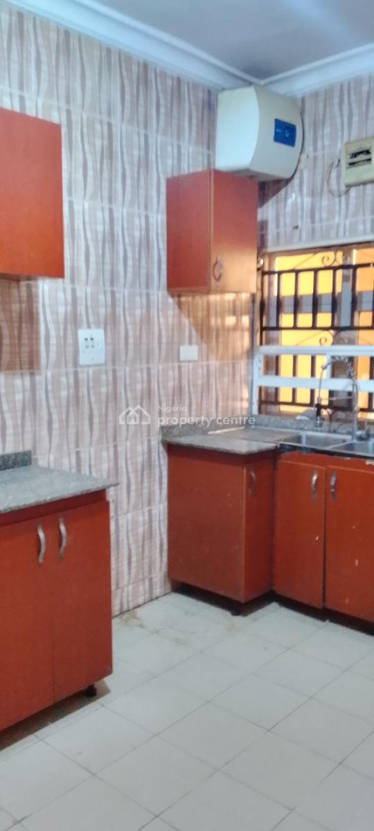 a Standard 3 Bedroom Flat, Chevron Drive, Bera Estate, Chevron, Lekki, Lagos, Flat / Apartment for Rent