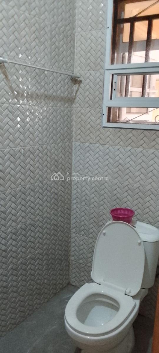 a Standard 3 Bedroom Flat, Chevron Drive, Bera Estate, Chevron, Lekki, Lagos, Flat / Apartment for Rent