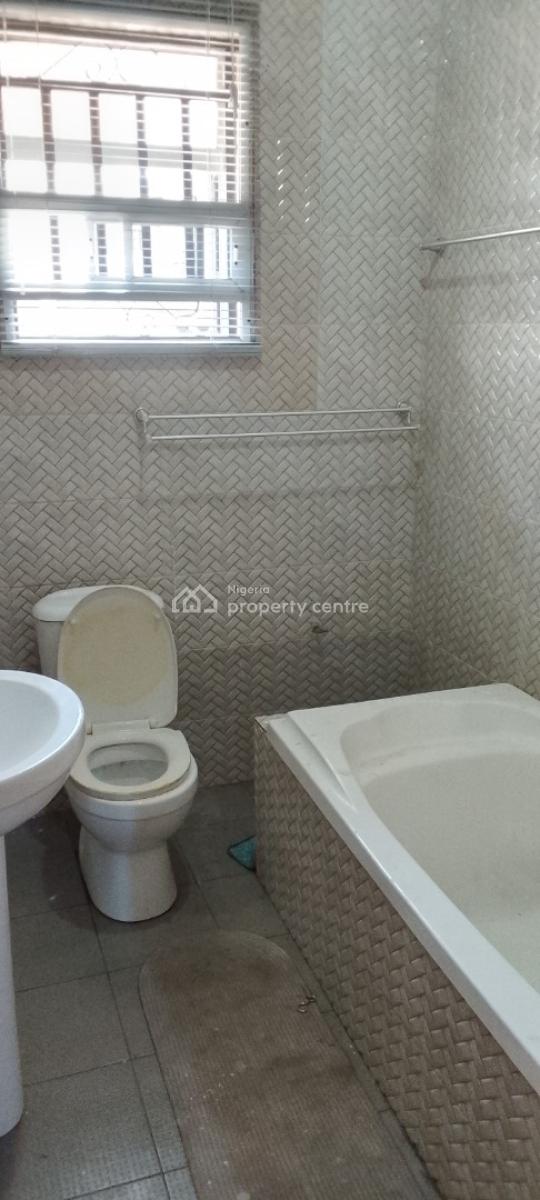 a Standard 3 Bedroom Flat, Chevron Drive, Bera Estate, Chevron, Lekki, Lagos, Flat / Apartment for Rent