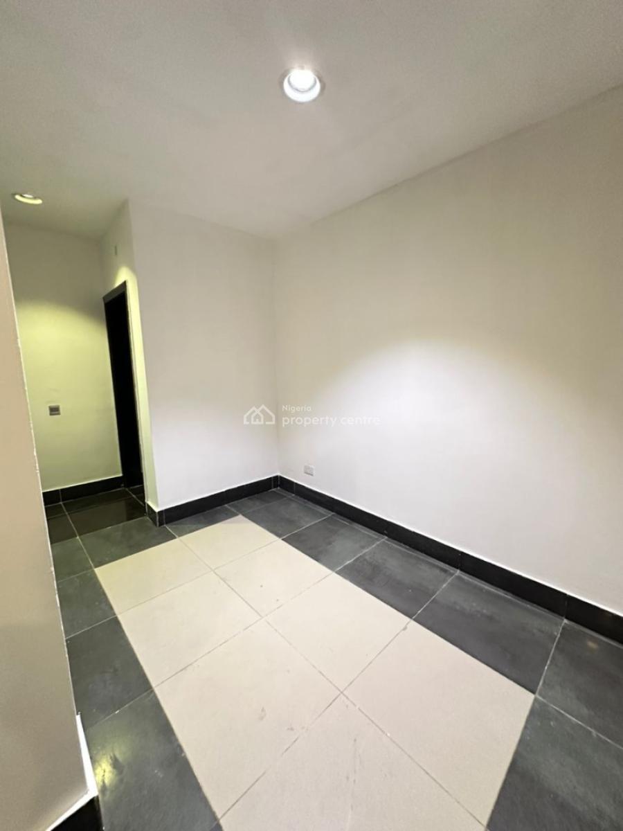 Spacious  2-bedroom Apartment, Lekki Phase 1, Lekki, Lagos, Flat / Apartment for Rent