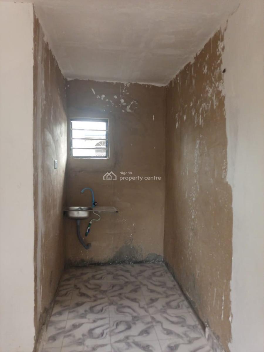Newly Built Spacious Roomself  with Modern Finishing, Shomolu, Lagos, Flat / Apartment for Rent