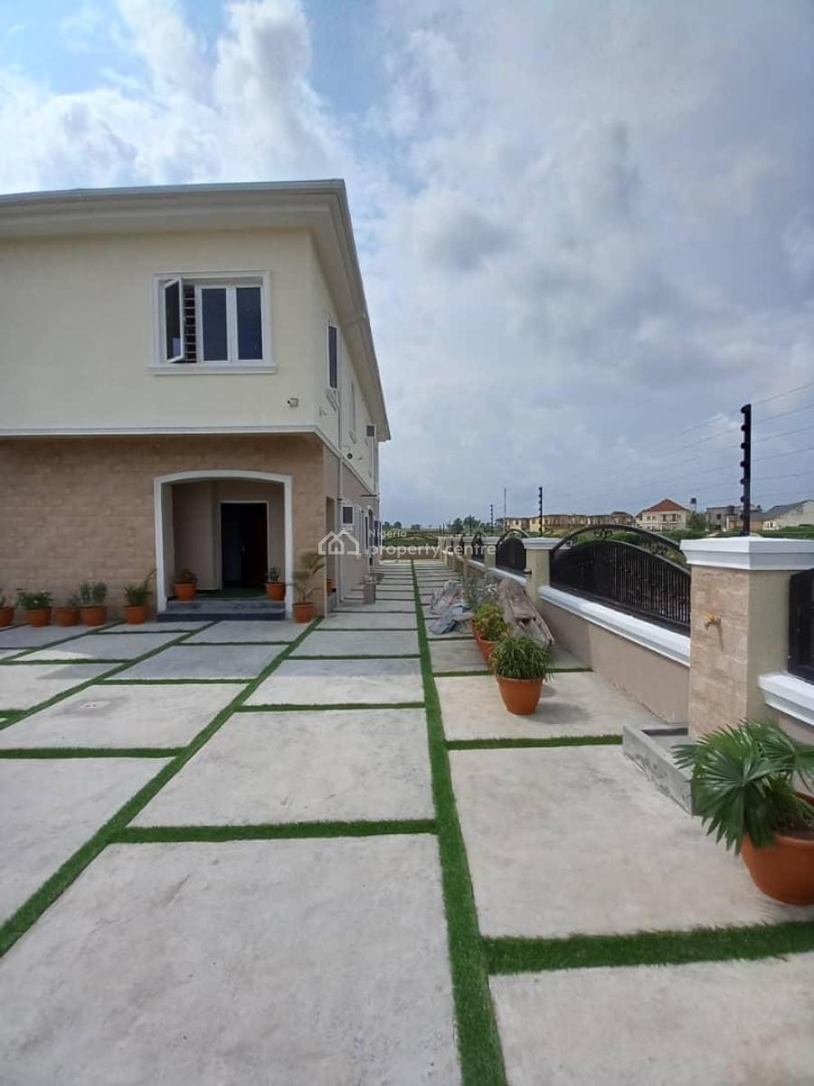 Five(5) Bedrooms Semi-detached Duplex, Two(2) Living Room & 1 Box Room, Cluster 5, River Park Estate Airport Road, Lugbe District, Abuja, Semi-detached Duplex for Rent