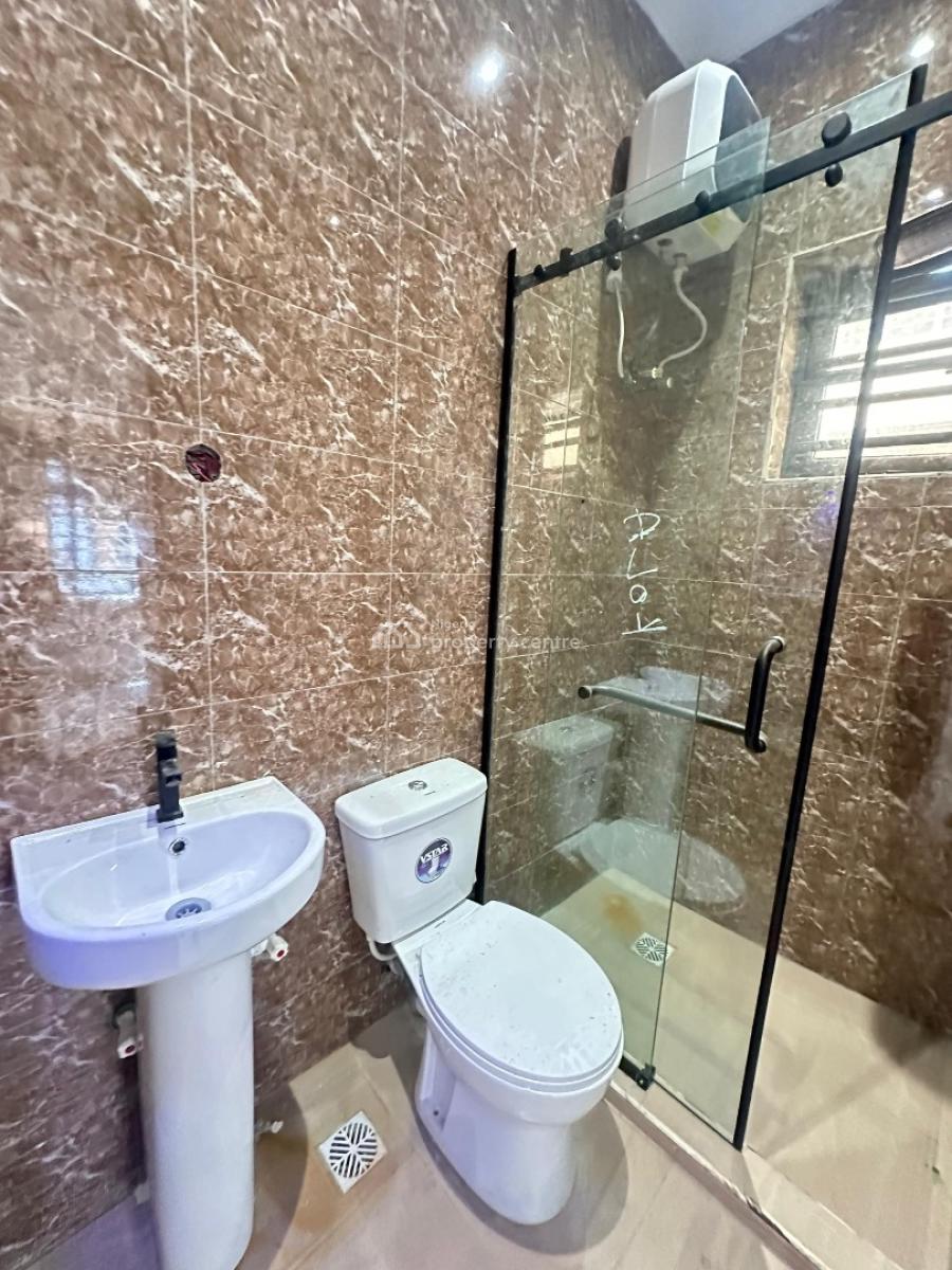 Neatly Built 3 Bedroom Apartment, Thomas Estate, Ajah, Lagos, Flat / Apartment for Rent