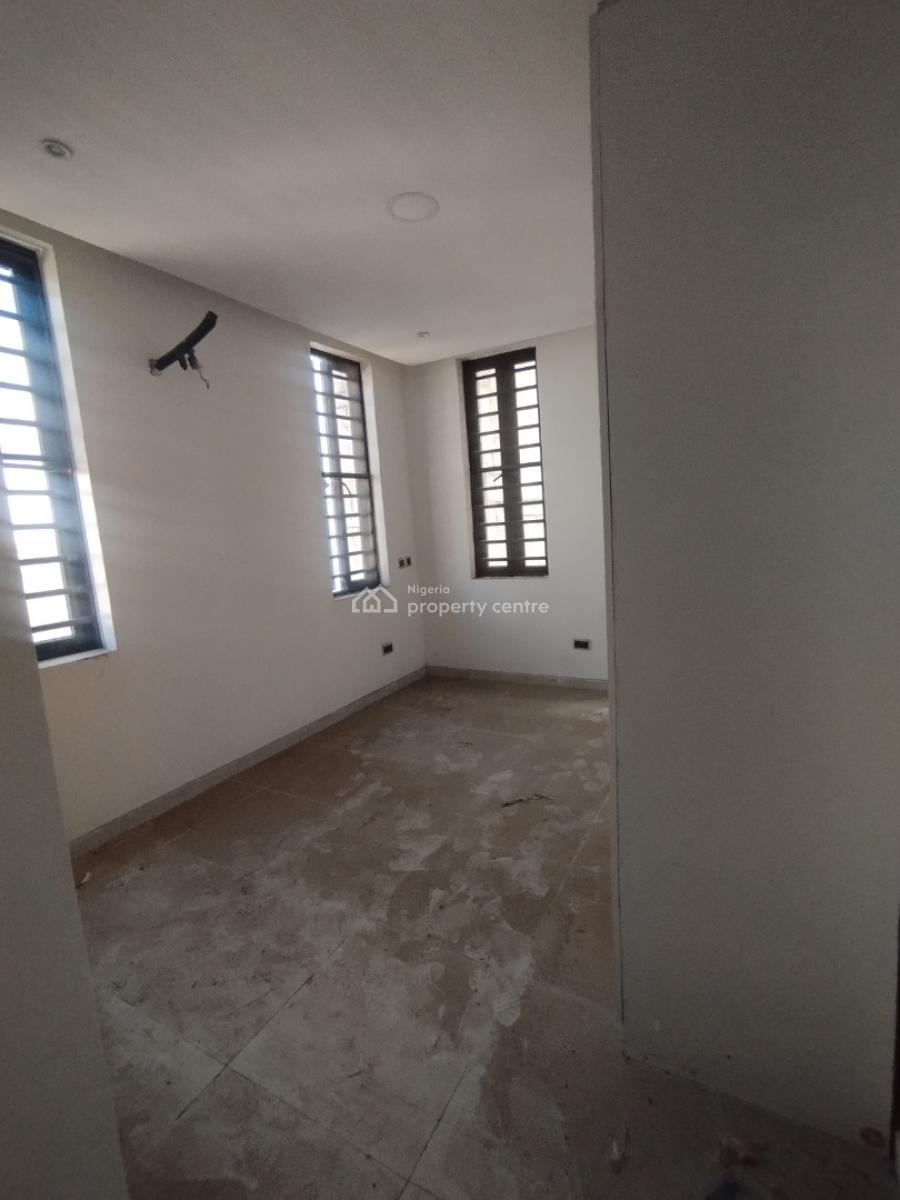 Spacious Massive Luxury 3 Bedroom Flat with Bq, Behind Blenco Super Market, Ikate, Lekki Phase 1, Lekki, Lagos, Flat / Apartment for Rent