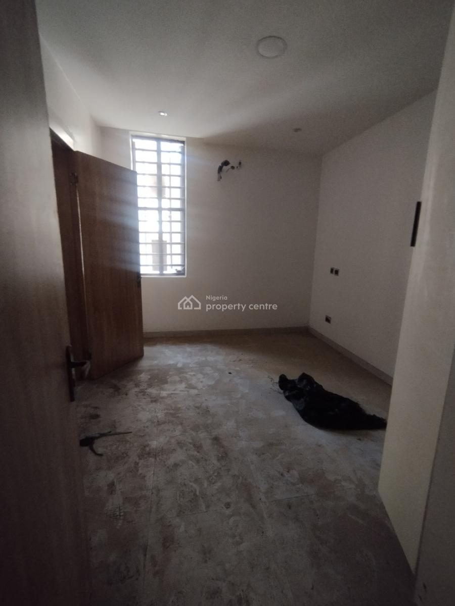 Spacious Massive Luxury 3 Bedroom Flat with Bq, Behind Blenco Super Market, Ikate, Lekki Phase 1, Lekki, Lagos, Flat / Apartment for Rent