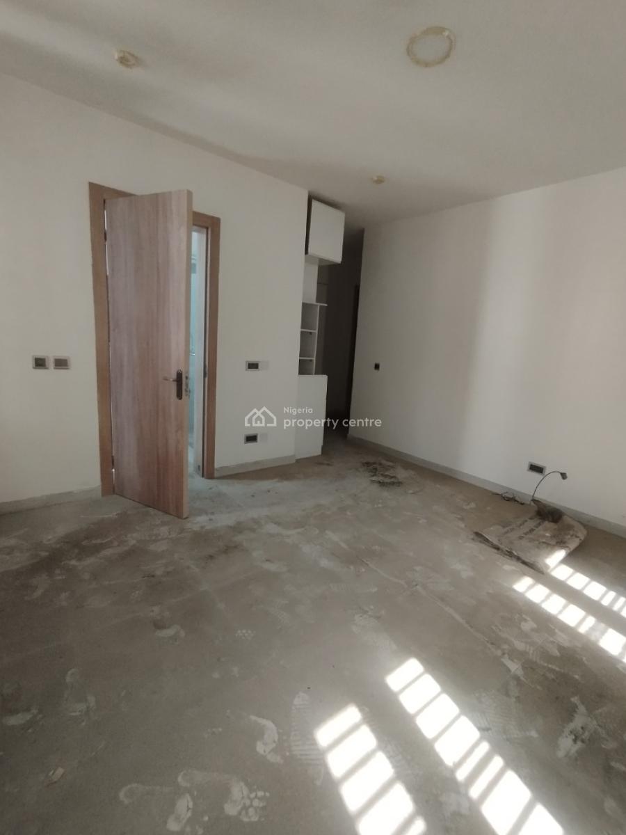 Spacious Massive Luxury 3 Bedroom Flat with Bq, Behind Blenco Super Market, Ikate, Lekki Phase 1, Lekki, Lagos, Flat / Apartment for Rent