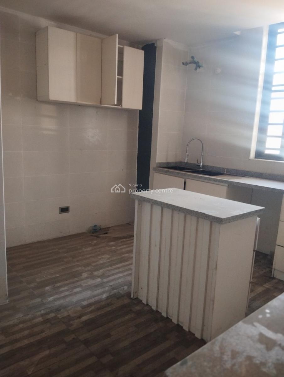 Spacious Massive Luxury 3 Bedroom Flat with Bq, Behind Blenco Super Market, Ikate, Lekki Phase 1, Lekki, Lagos, Flat / Apartment for Rent