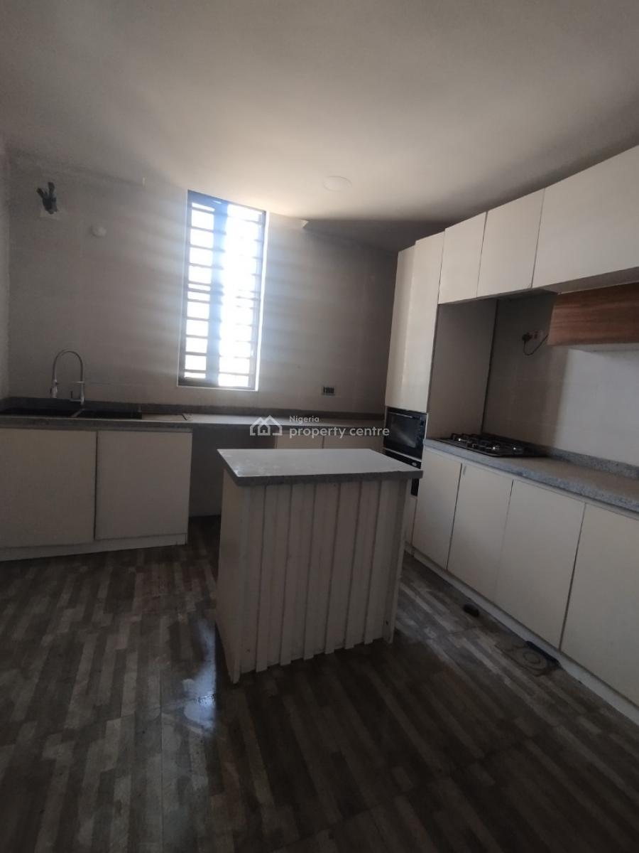 Spacious Massive Luxury 3 Bedroom Flat with Bq, Behind Blenco Super Market, Ikate, Lekki Phase 1, Lekki, Lagos, Flat / Apartment for Rent