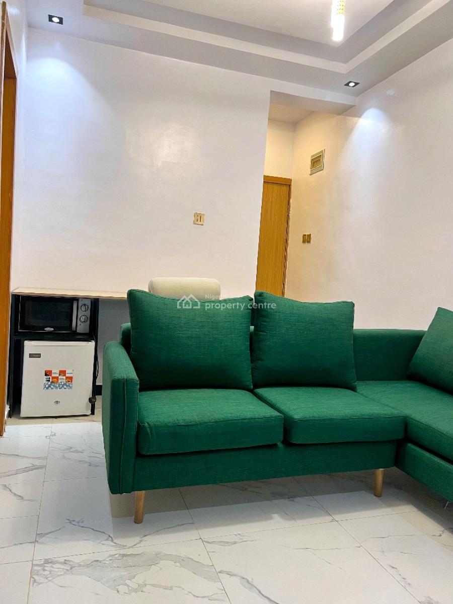 Very Neat 1 Bedroom Apartment, 14, Arikewuyo Strewt, Ilupeju, Lagos, Flat / Apartment Short Let