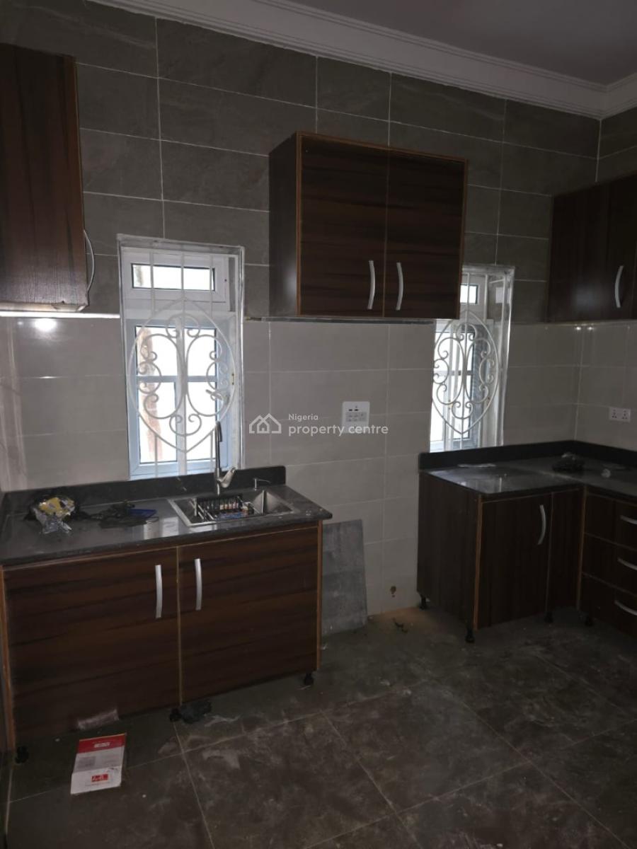 2-bedroom Apartment, Off Freedom Way, Lekki Phase 1, Lekki, Lagos, Flat / Apartment for Rent