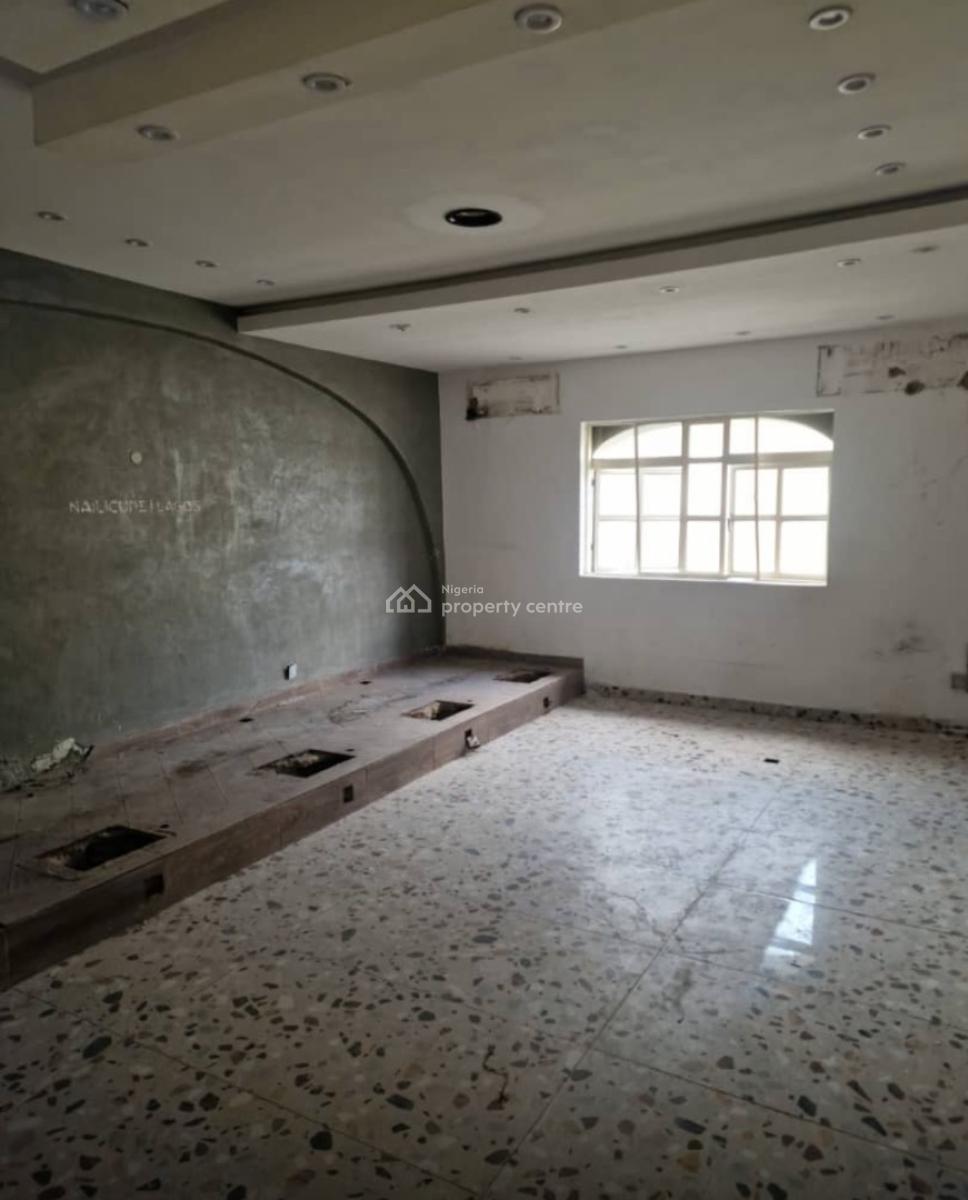 Commercial Building  with Excellent Facilities, Fola Osibo, Lekki Phase 1, Lekki, Lagos, Commercial Property for Rent