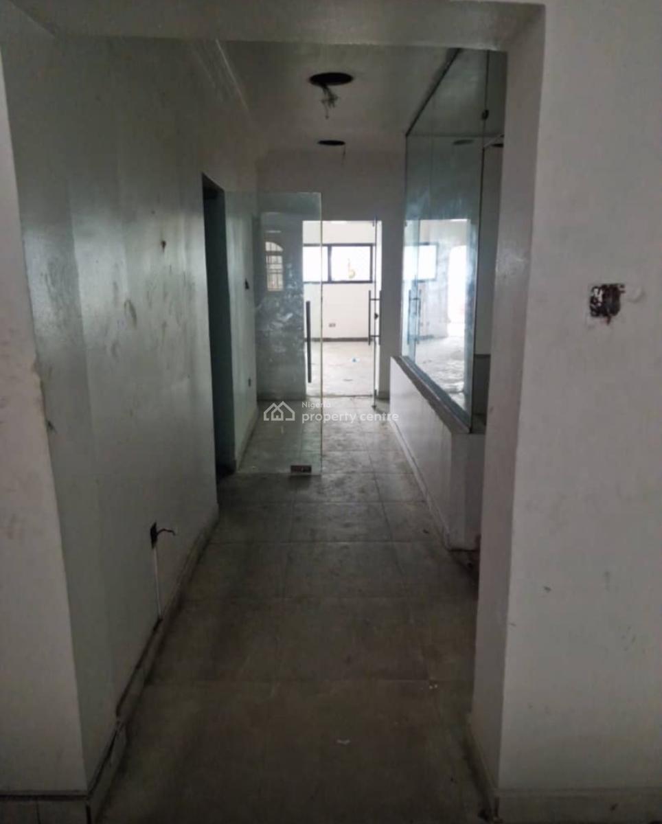 Commercial Building  with Excellent Facilities, Fola Osibo, Lekki Phase 1, Lekki, Lagos, Commercial Property for Rent