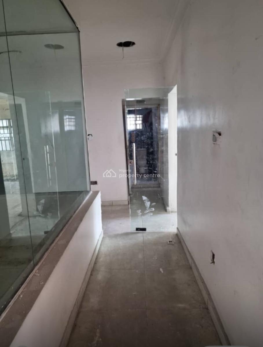 Commercial Building  with Excellent Facilities, Fola Osibo, Lekki Phase 1, Lekki, Lagos, Commercial Property for Rent