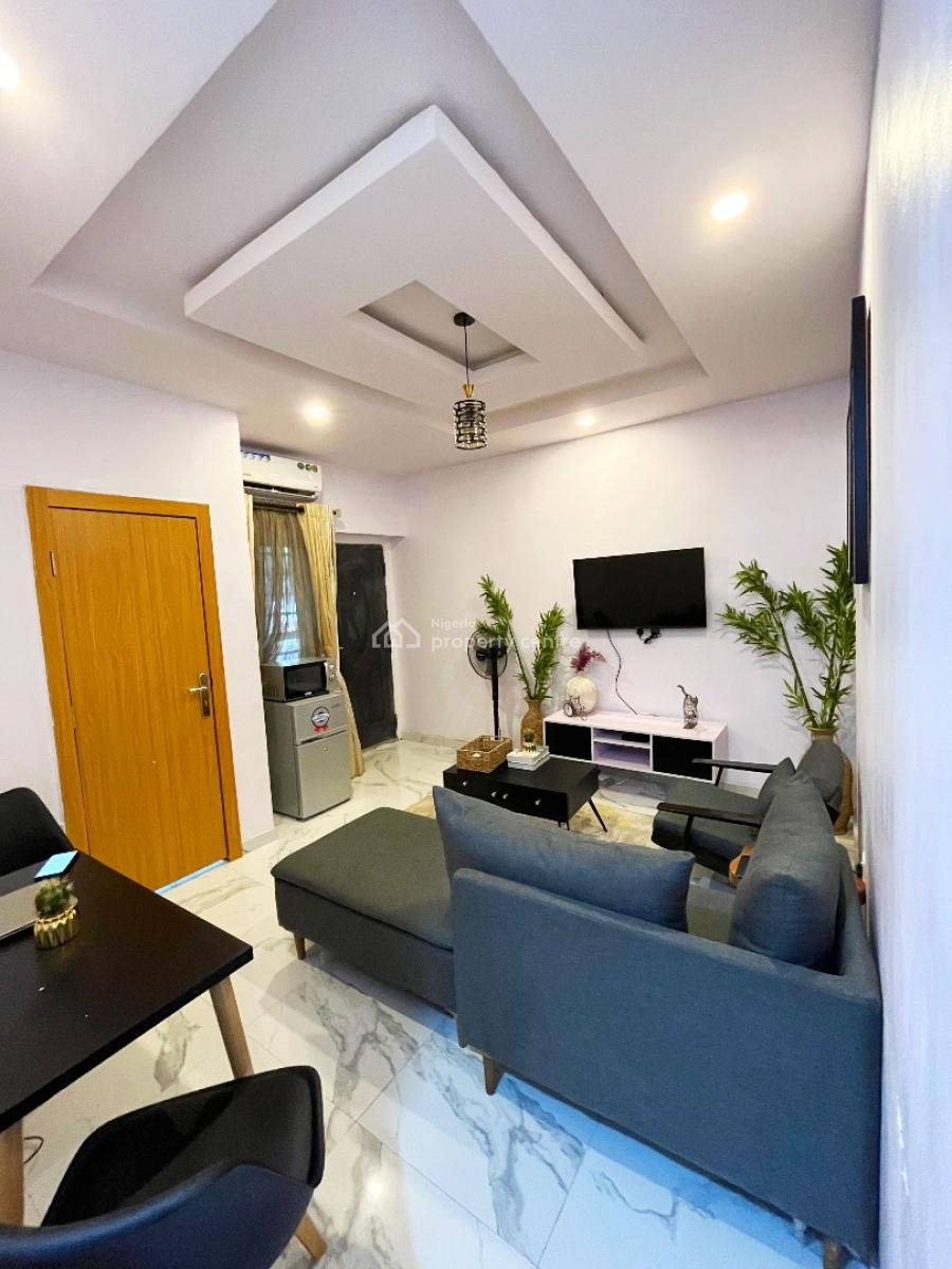 One Bedroom Apartment, 14, Arikewuyo Street, Off Ilupeju-onipanu Road, Ilupeju, Lagos, Flat / Apartment Short Let