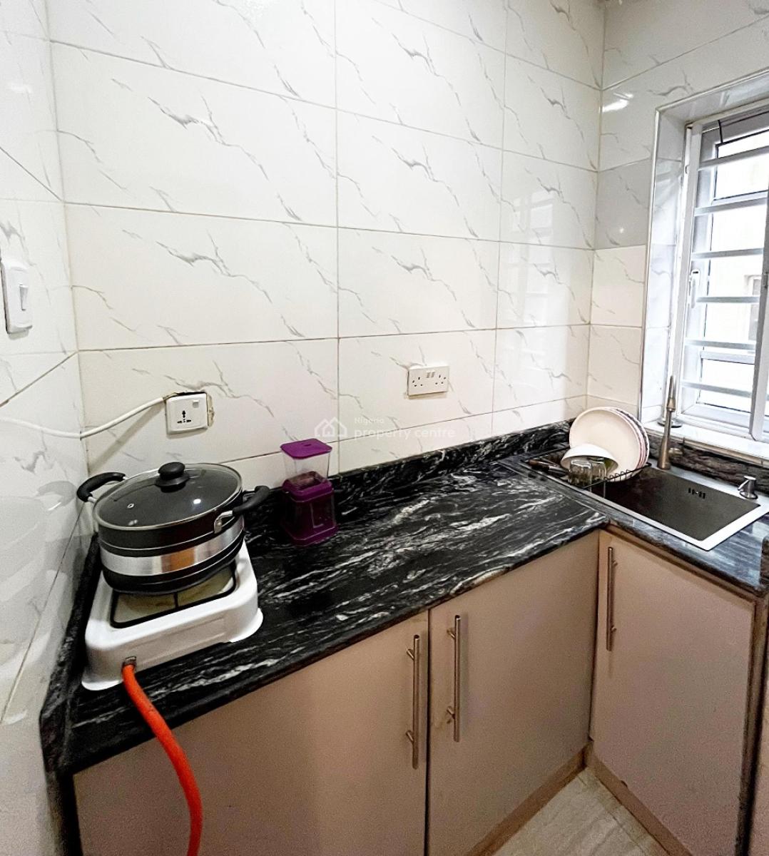 One Bedroom Apartment, 14, Arikewuyo Street, Off Ilupeju-onipanu Road, Ilupeju, Lagos, Flat / Apartment Short Let