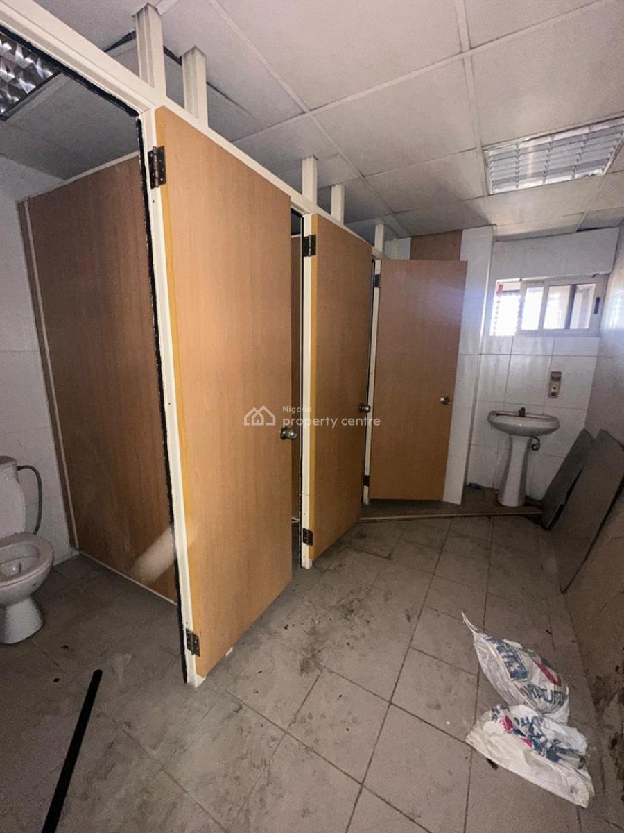 Clean Office Space Measuring 469.8 Sqm on The 3rd Floor, Victoria Island (vi), Lagos, Commercial Property for Rent