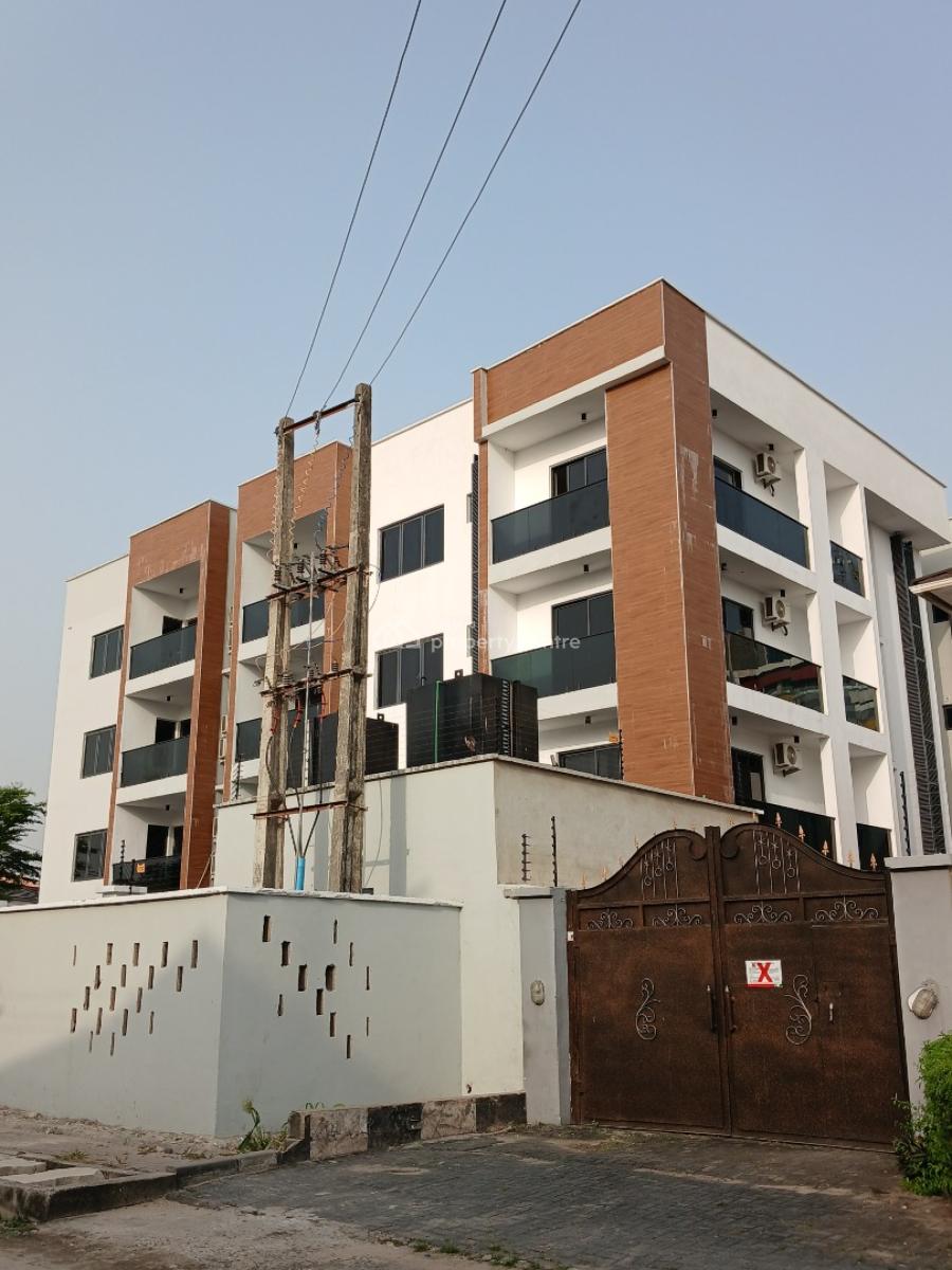 Well-finished and Serviced with 24/7 Power Supply 3 Bedroom En-suite Flat, Lekki Phase 1, Lekki, Lagos, Flat / Apartment for Rent