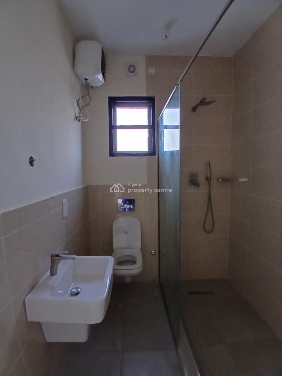 Well-finished and Serviced with 24/7 Power Supply 3 Bedroom En-suite Flat, Lekki Phase 1, Lekki, Lagos, Flat / Apartment for Rent