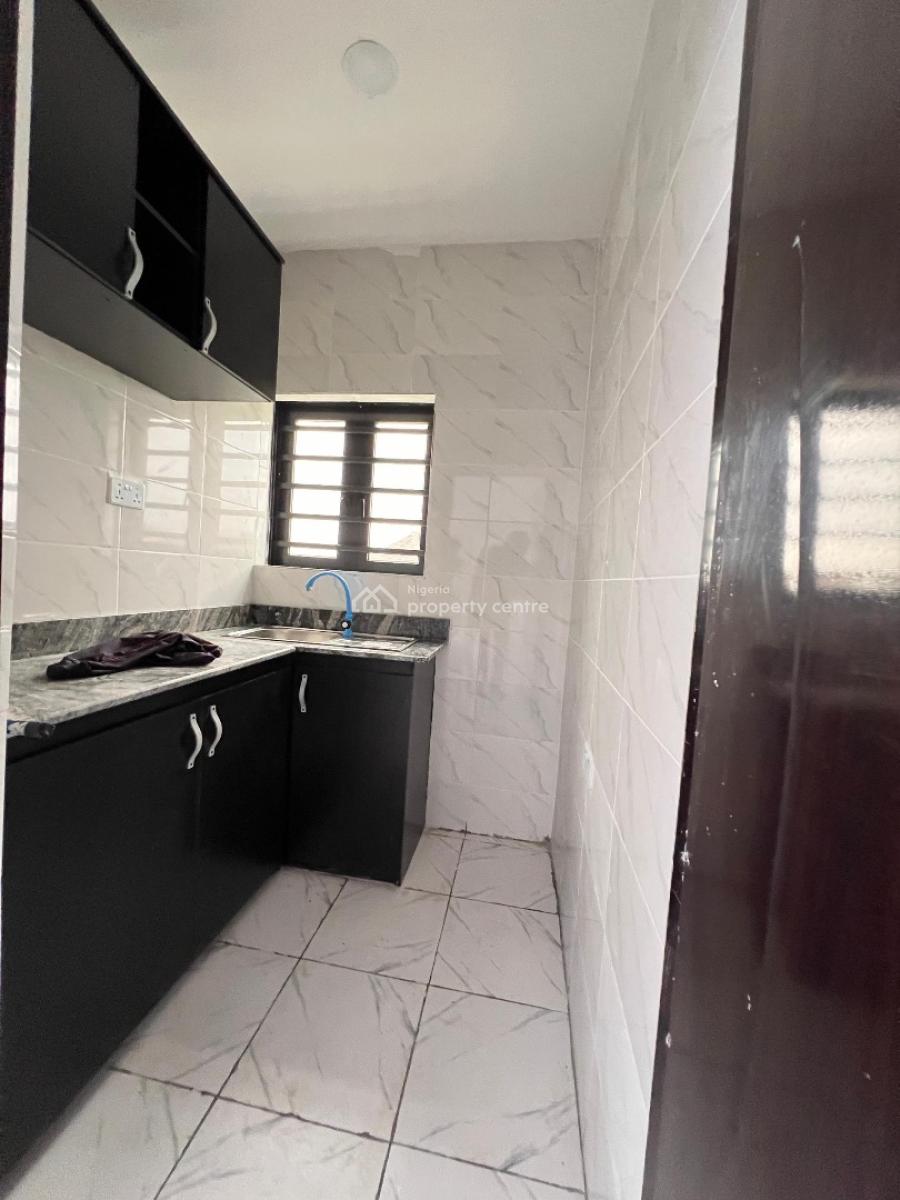 Beautiful and Spacious Upstairs, Alashela Estate, Ogombo, Ajah, Lagos, Flat / Apartment for Rent