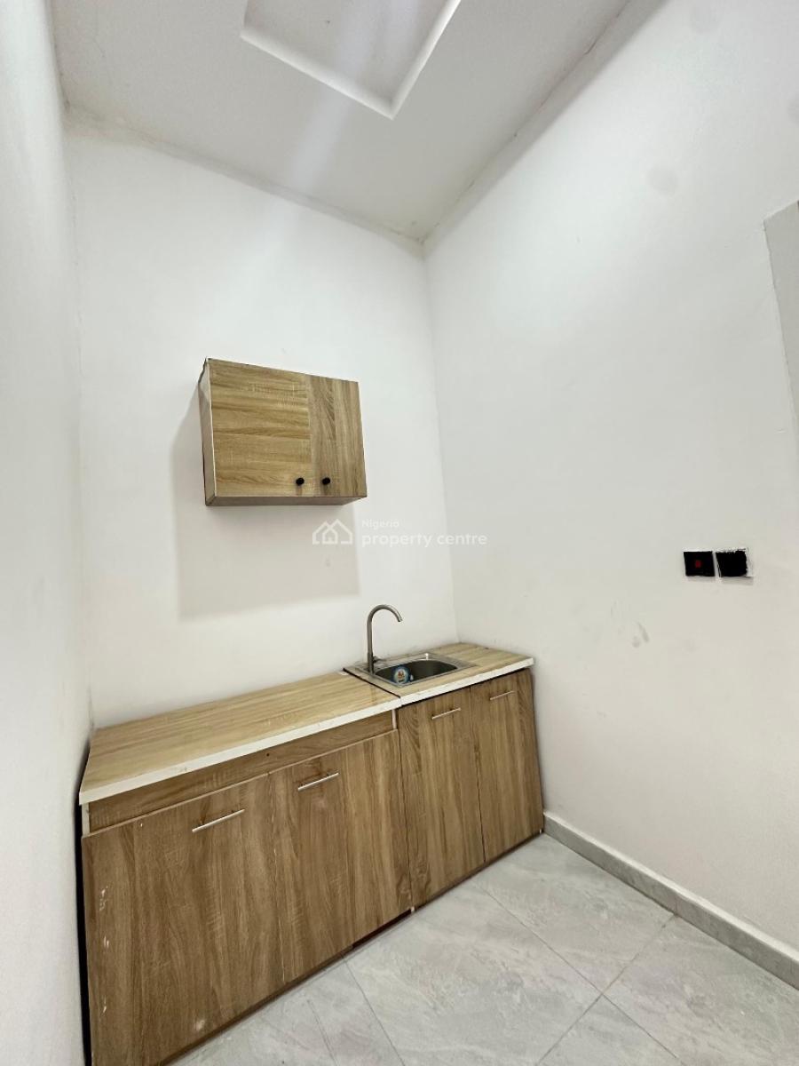 Spacious Master Studio Apartment with Open Plan Kitchen, Royal Pine Estate, Orchid Road, Lekki, Lagos, Flat / Apartment for Rent