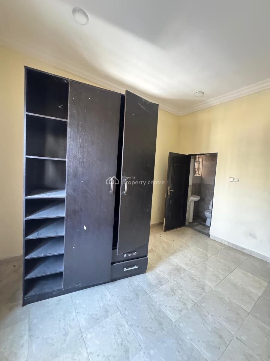 Decent Ground Floor, Clean and Ready to Move in, Freedom Way, Lekki Phase 1, Lekki, Lagos, Flat / Apartment for Rent