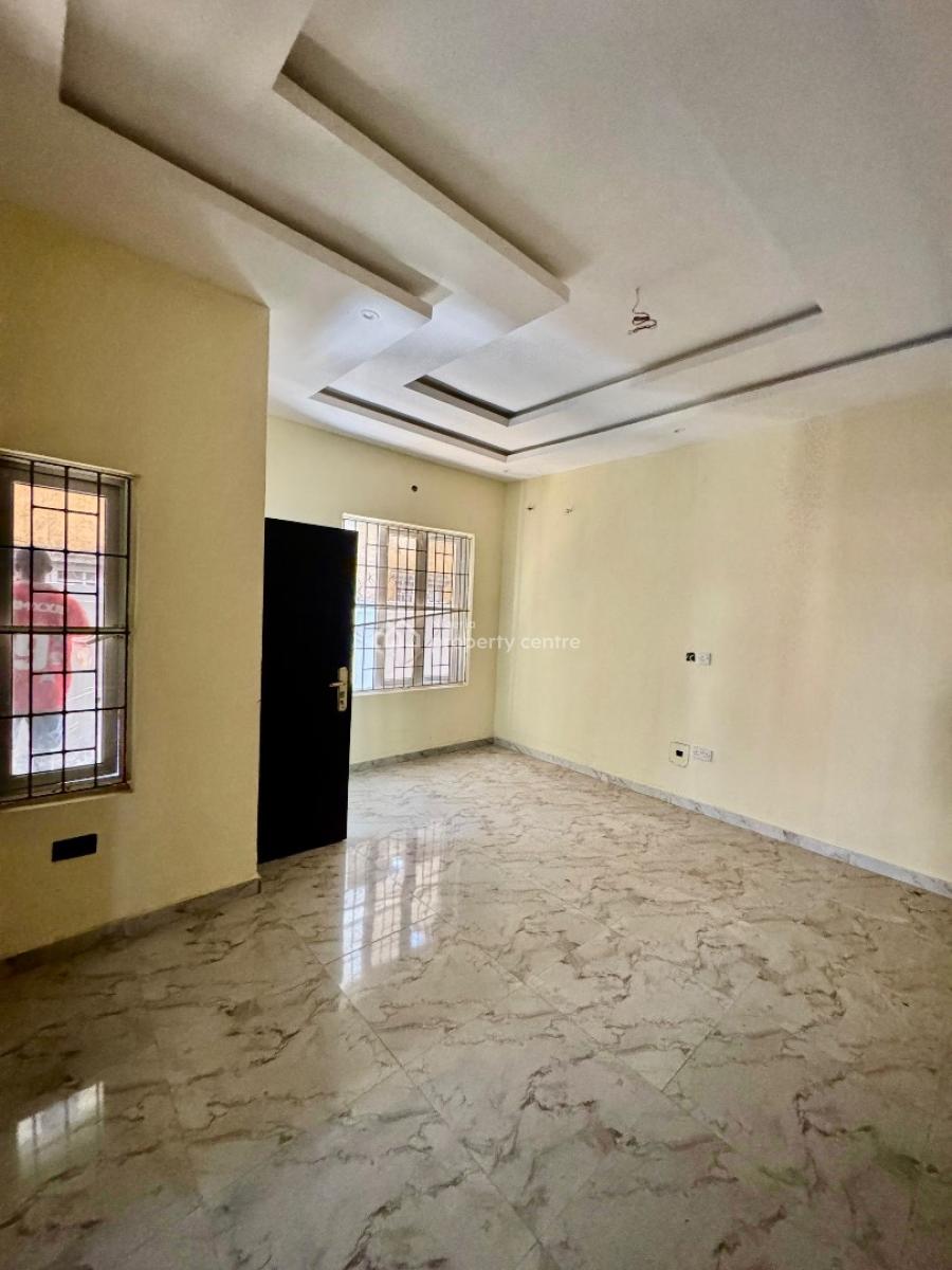 Decent Ground Floor, Clean and Ready to Move in, Freedom Way, Lekki Phase 1, Lekki, Lagos, Flat / Apartment for Rent