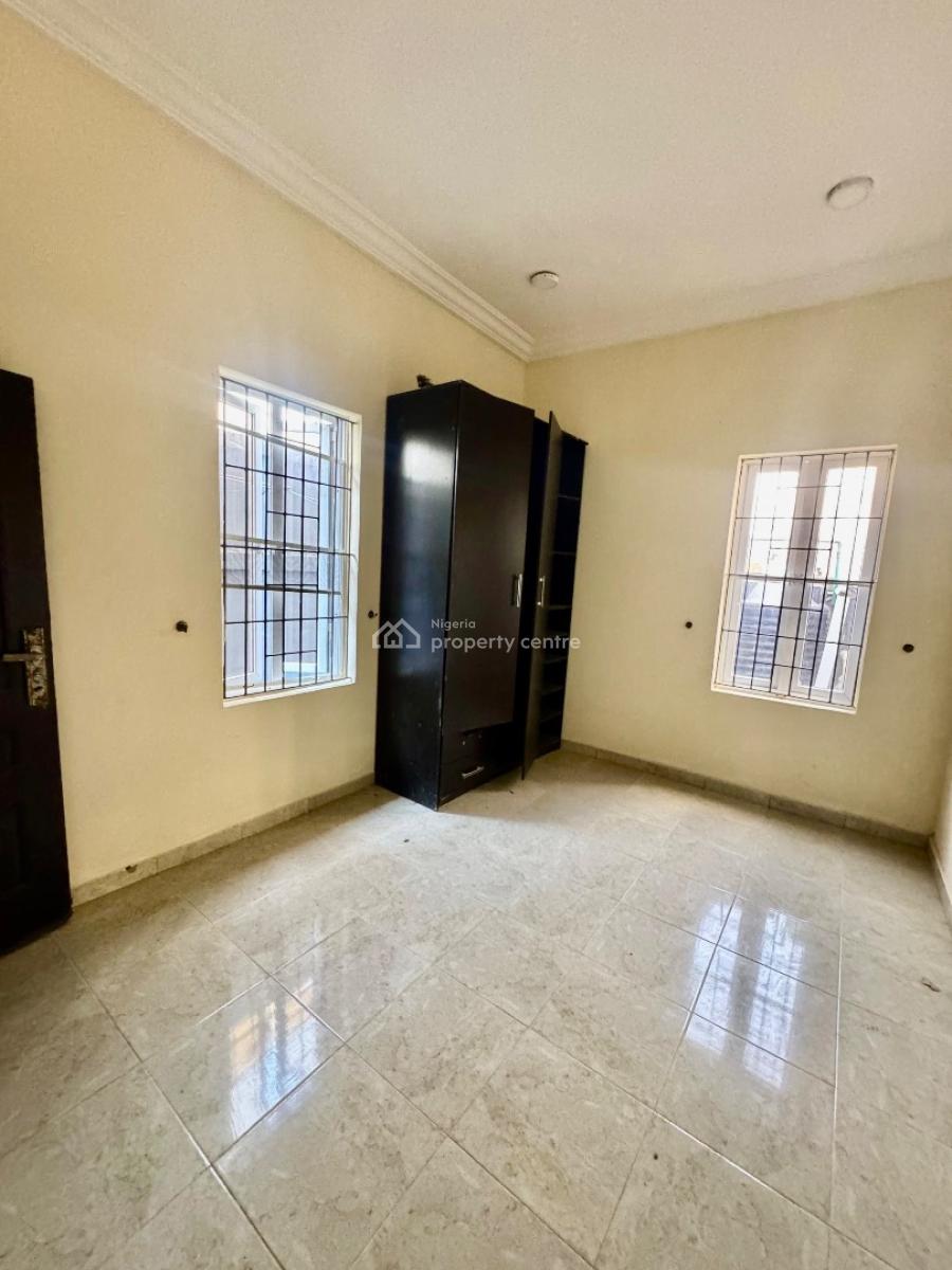 Decent Ground Floor, Clean and Ready to Move in, Freedom Way, Lekki Phase 1, Lekki, Lagos, Flat / Apartment for Rent