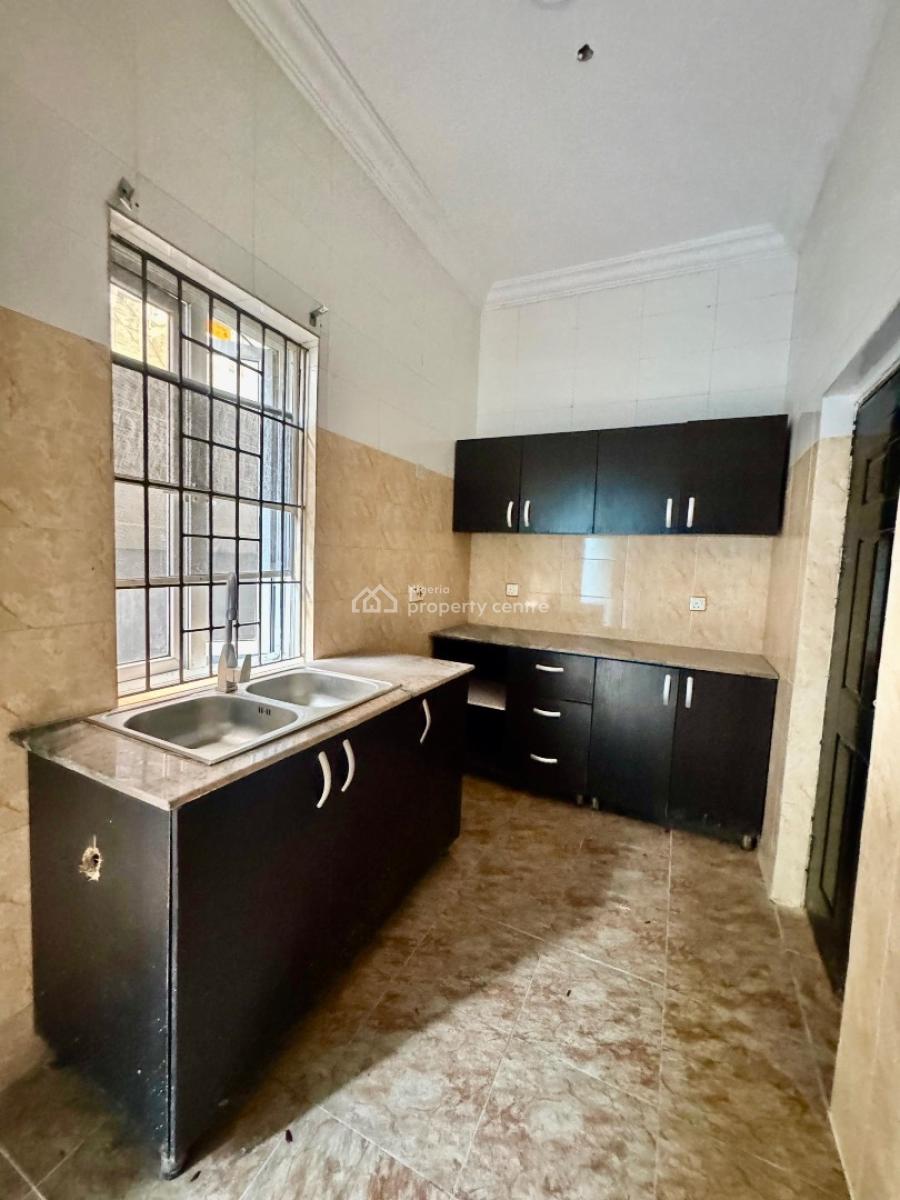 Decent Ground Floor, Clean and Ready to Move in, Freedom Way, Lekki Phase 1, Lekki, Lagos, Flat / Apartment for Rent