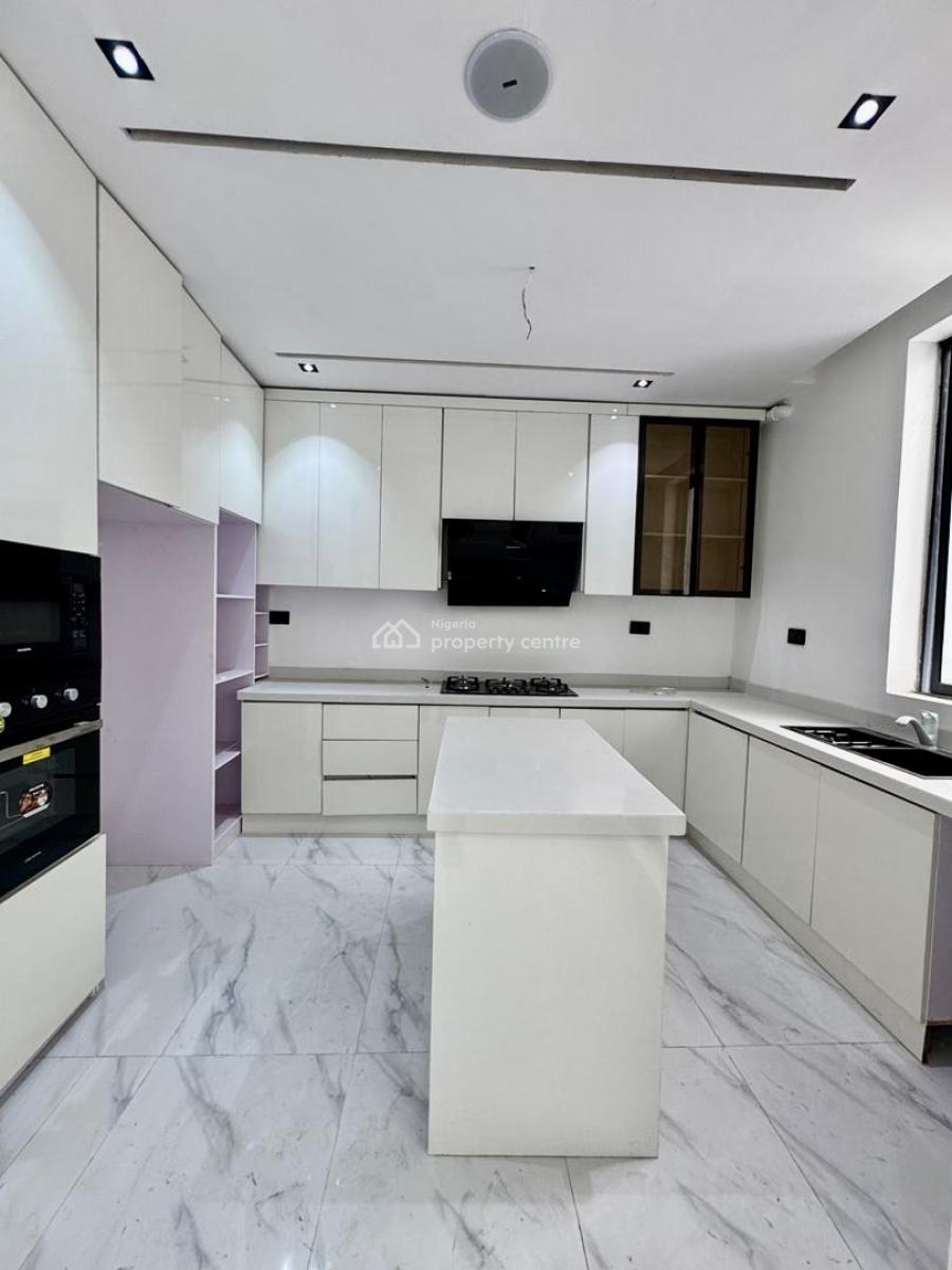 Luxury Living at Its Finest: Newly Built with Elevator and 24/7 Power, Lekki Phase 1, Lekki, Lagos, Flat / Apartment for Rent