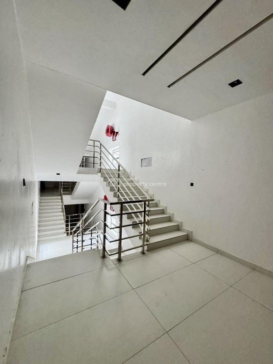 Luxury Living at Its Finest: Newly Built with Elevator and 24/7 Power, Lekki Phase 1, Lekki, Lagos, Flat / Apartment for Rent