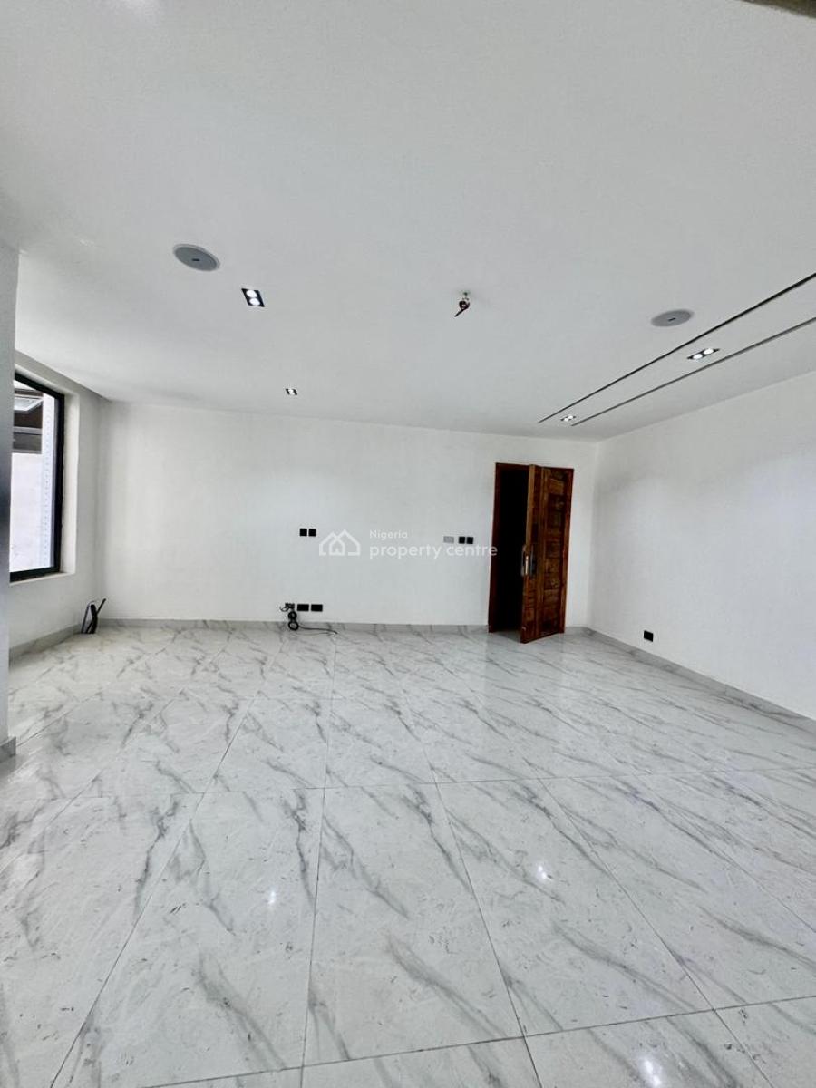 Luxury Living at Its Finest: Newly Built with Elevator and 24/7 Power, Lekki Phase 1, Lekki, Lagos, Flat / Apartment for Rent