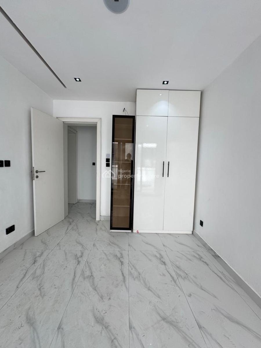 Luxury Living at Its Finest: Newly Built with Elevator and 24/7 Power, Lekki Phase 1, Lekki, Lagos, Flat / Apartment for Rent