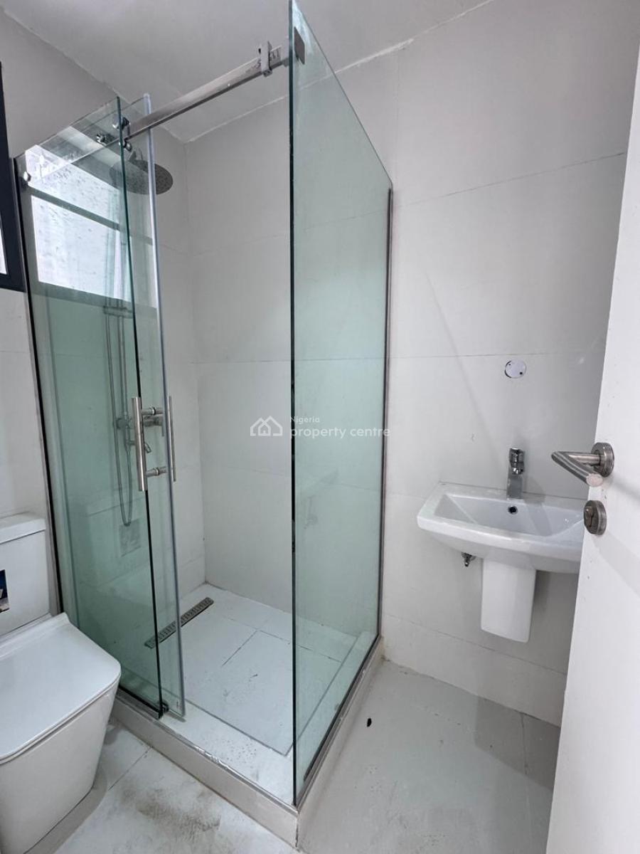 Luxury Living at Its Finest: Newly Built with Elevator and 24/7 Power, Lekki Phase 1, Lekki, Lagos, Flat / Apartment for Rent