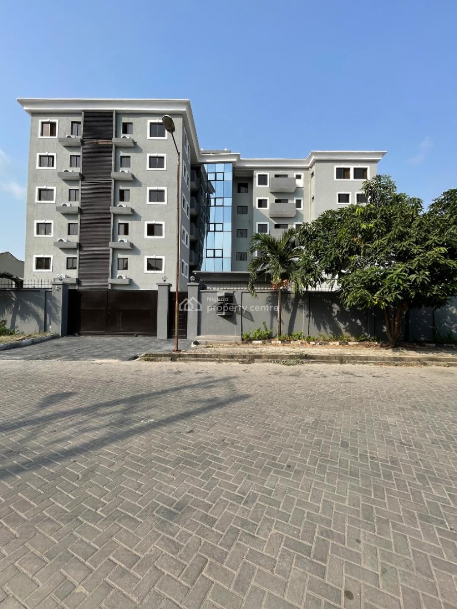 High  End 3 Bedroom Flat with Bq and Pool, Lekki Phase 1, Lekki, Lagos, Flat / Apartment for Rent