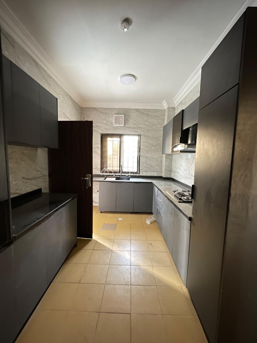 High  End 3 Bedroom Flat with Bq and Pool, Lekki Phase 1, Lekki, Lagos, Flat / Apartment for Rent