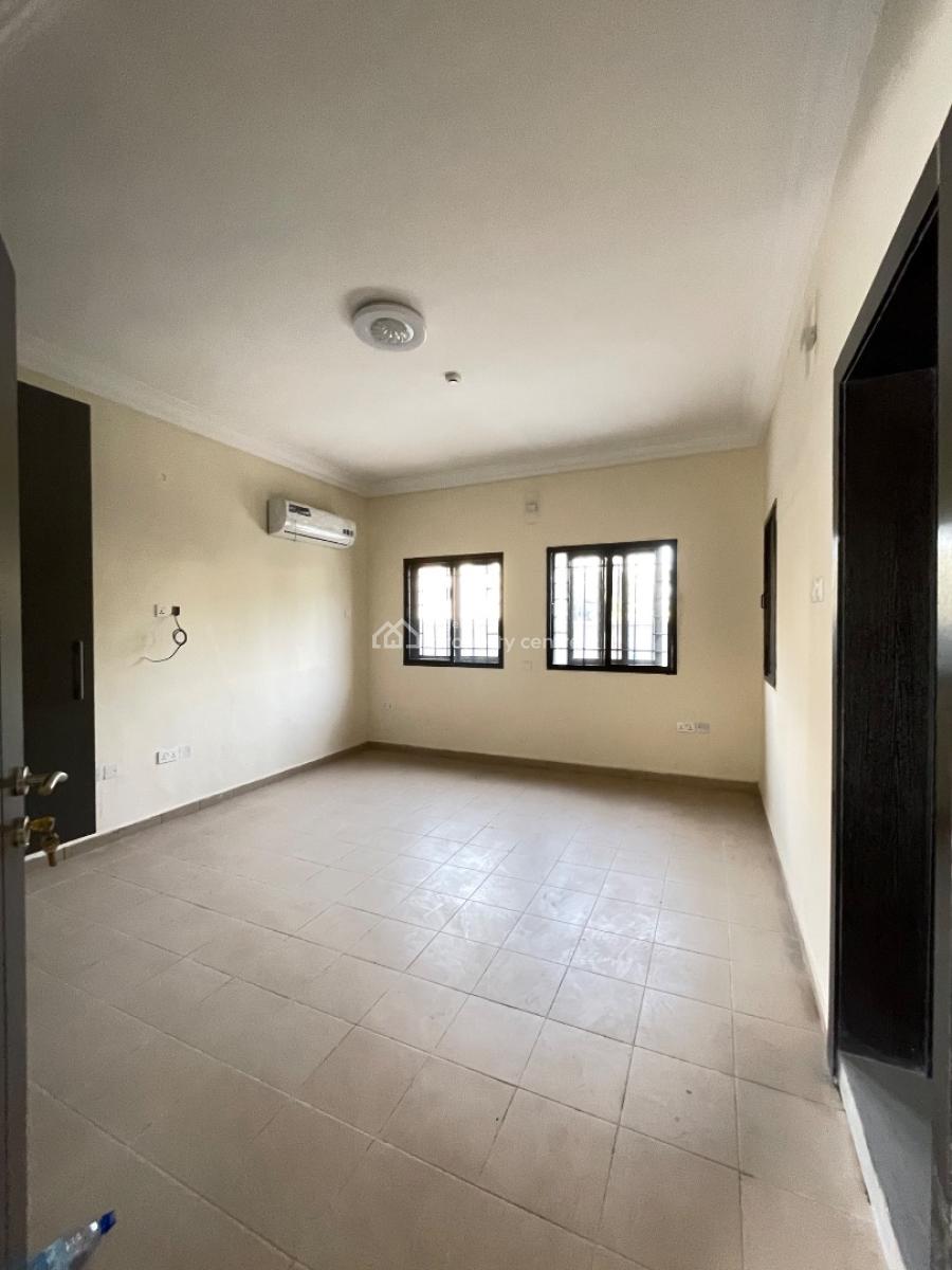 High  End 3 Bedroom Flat with Bq and Pool, Lekki Phase 1, Lekki, Lagos, Flat / Apartment for Rent