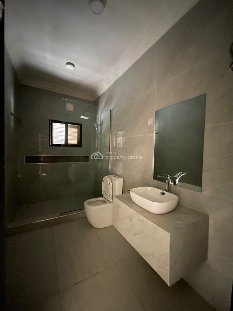 High  End 3 Bedroom Flat with Bq and Pool, Lekki Phase 1, Lekki, Lagos, Flat / Apartment for Rent
