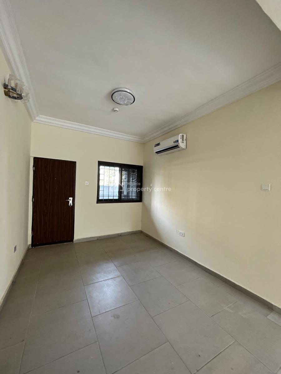 High  End 3 Bedroom Flat with Bq and Pool, Lekki Phase 1, Lekki, Lagos, Flat / Apartment for Rent