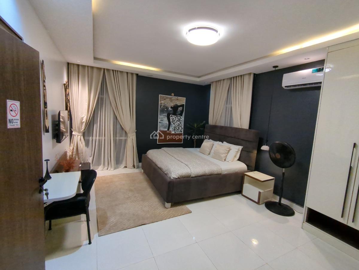 Executive 3 Bedrooms with Authentic Art, 267 Se Asebe Street, Mabushi, Abuja, Flat / Apartment Short Let