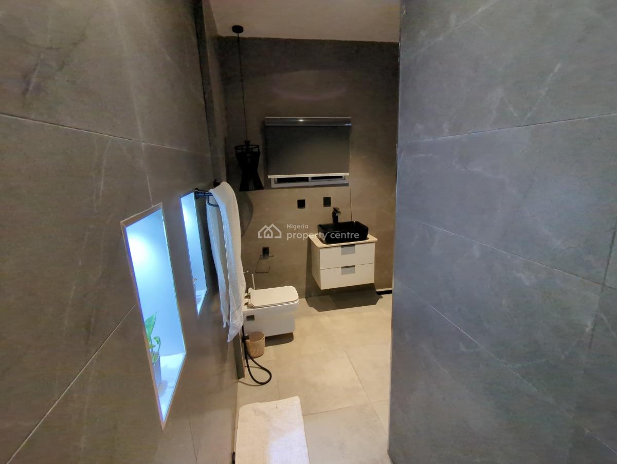 Executive 3 Bedrooms with Authentic Art, 267 Se Asebe Street, Mabushi, Abuja, Flat / Apartment Short Let