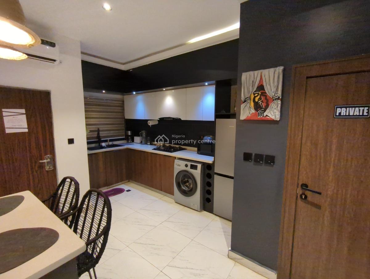 Executive 3 Bedrooms with Authentic Art, 267 Se Asebe Street, Mabushi, Abuja, Flat / Apartment Short Let