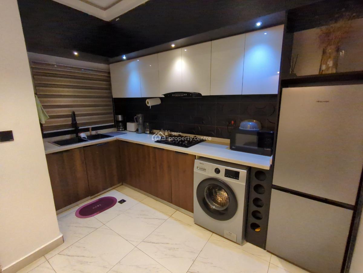 Executive 3 Bedrooms with Authentic Art, 267 Se Asebe Street, Mabushi, Abuja, Flat / Apartment Short Let