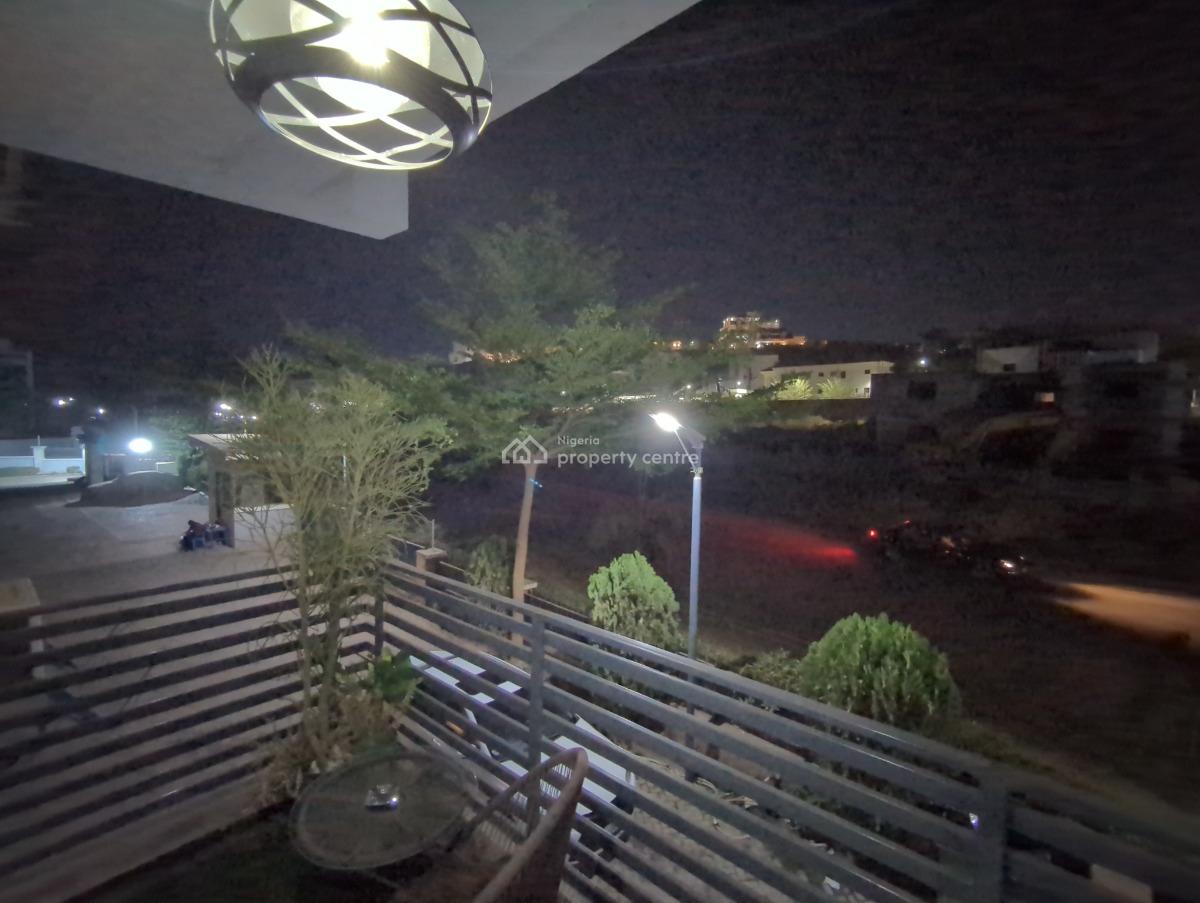 Executive 3 Bedrooms with Authentic Art, 267 Se Asebe Street, Mabushi, Abuja, Flat / Apartment Short Let