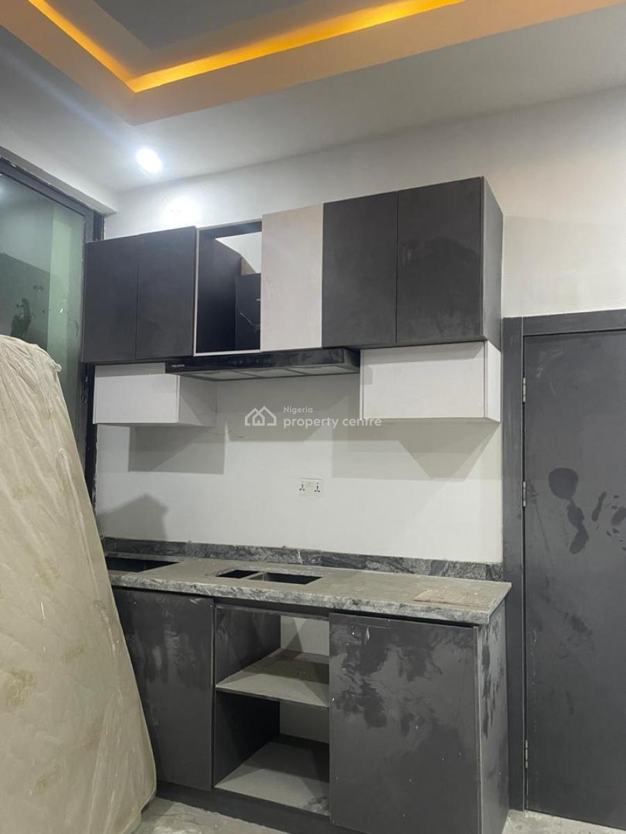 Partly Furnished Studio Apartment, Eleganza Estate Chevron Toll Gate, Lekki, Lagos, Flat / Apartment for Rent