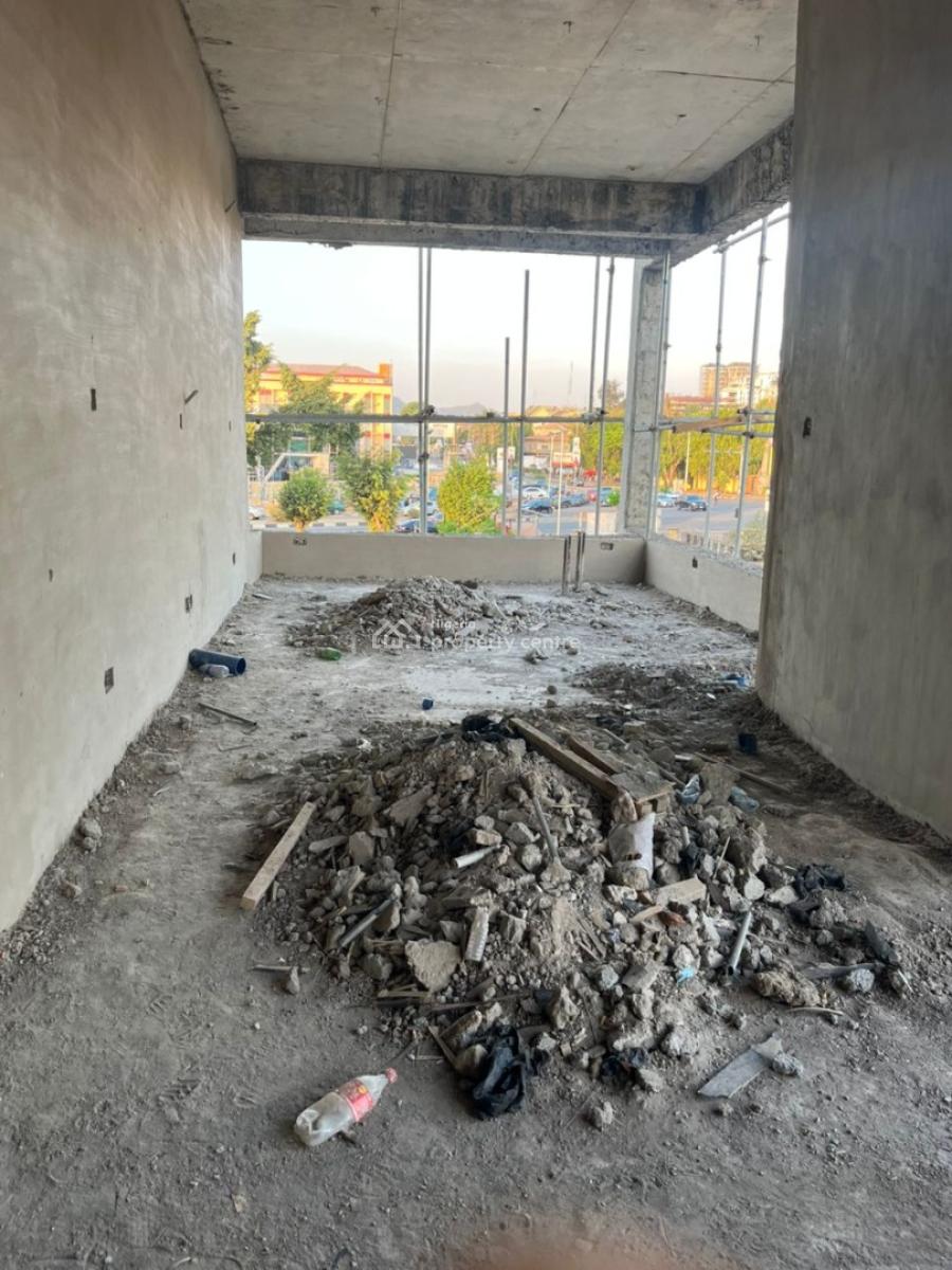 106sqm Showroom with Very High Visibility, Ademola Adetokunbo, Wuse 2, Abuja, Plaza / Complex / Mall for Rent